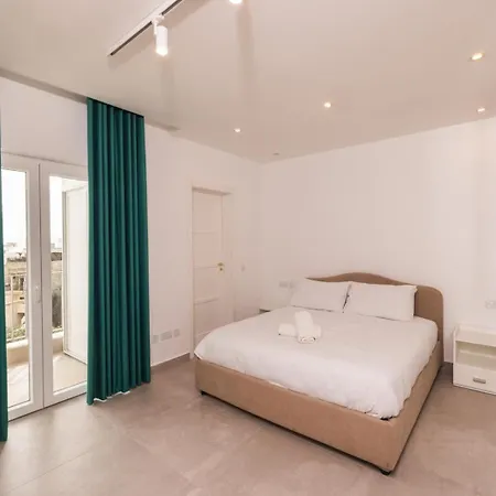 Swieqi 3 Bedroom 3 アパート Is-Swieqi